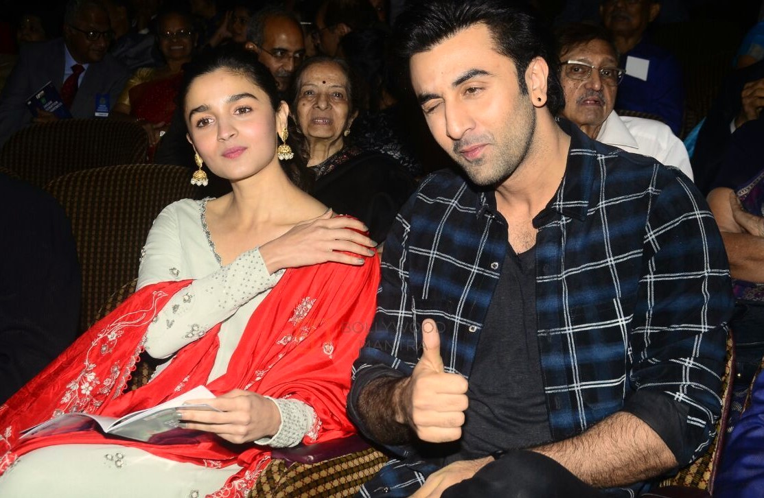 Love Aaj Kal For Alia-ranbir’s Pic - Heatfeed.com