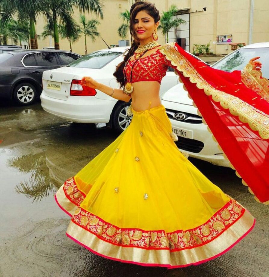 Divyanka Tripathi, Sanaya Irani, Rubina Dilaik; Top traditional outfit looks 5