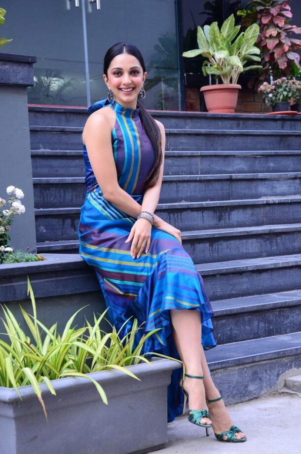 Kiara Advani Striped Outfit 2