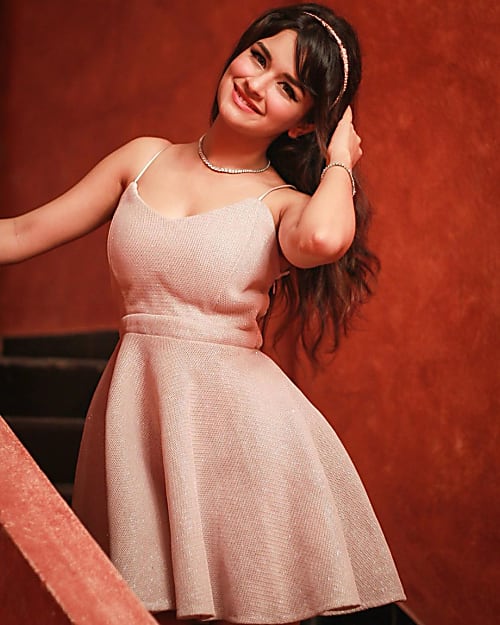 Avneet Kaur Top 5 Stylish One Piece Dresses Heatfeed Com