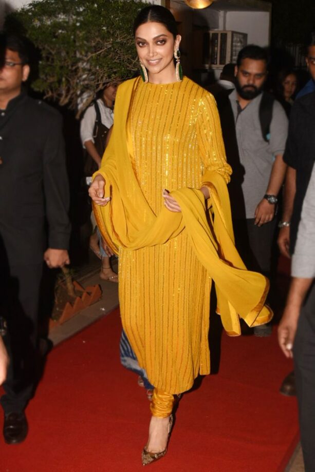 Deepika Padukone looks adorable In a Yellow 2