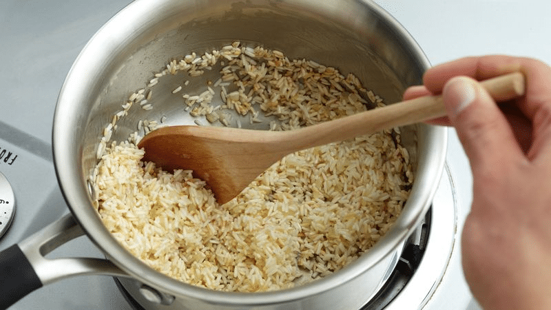 cómo hacer arroz en olla de arroz?