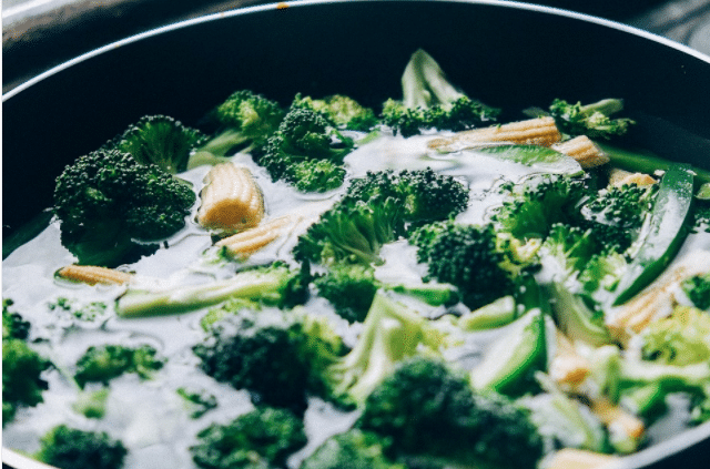 boiling broccoli